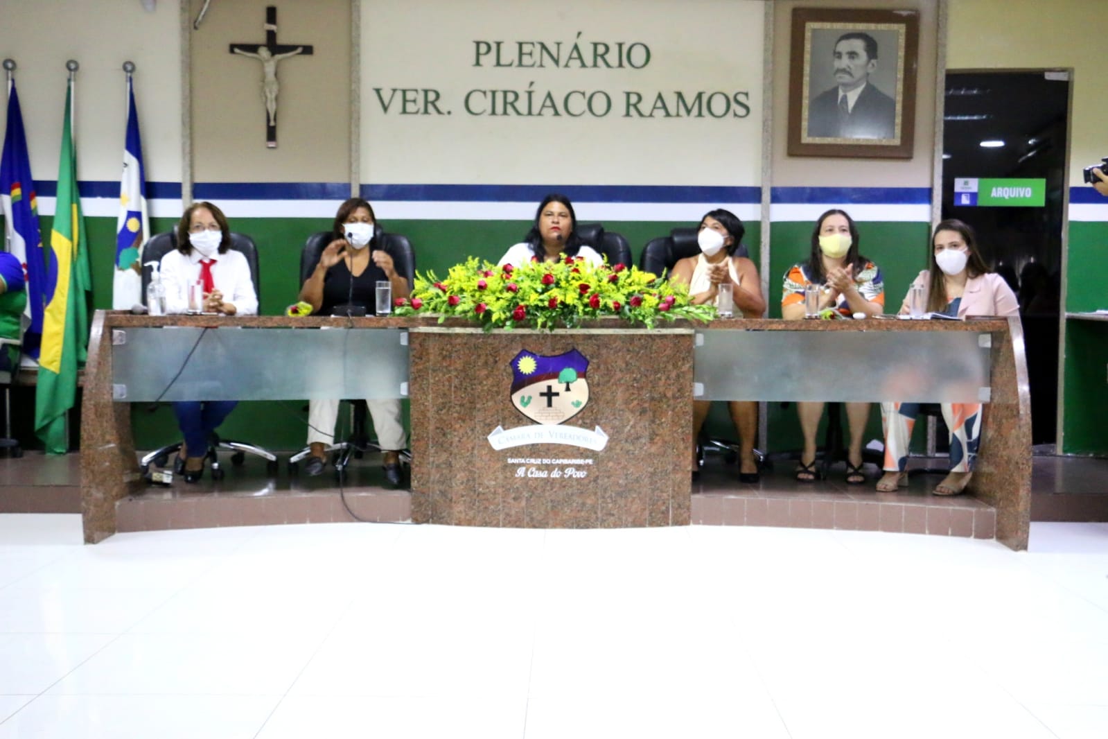 Câmara de Santa Cruz do Capibaribe realiza manhã de homenagem às mulheres.