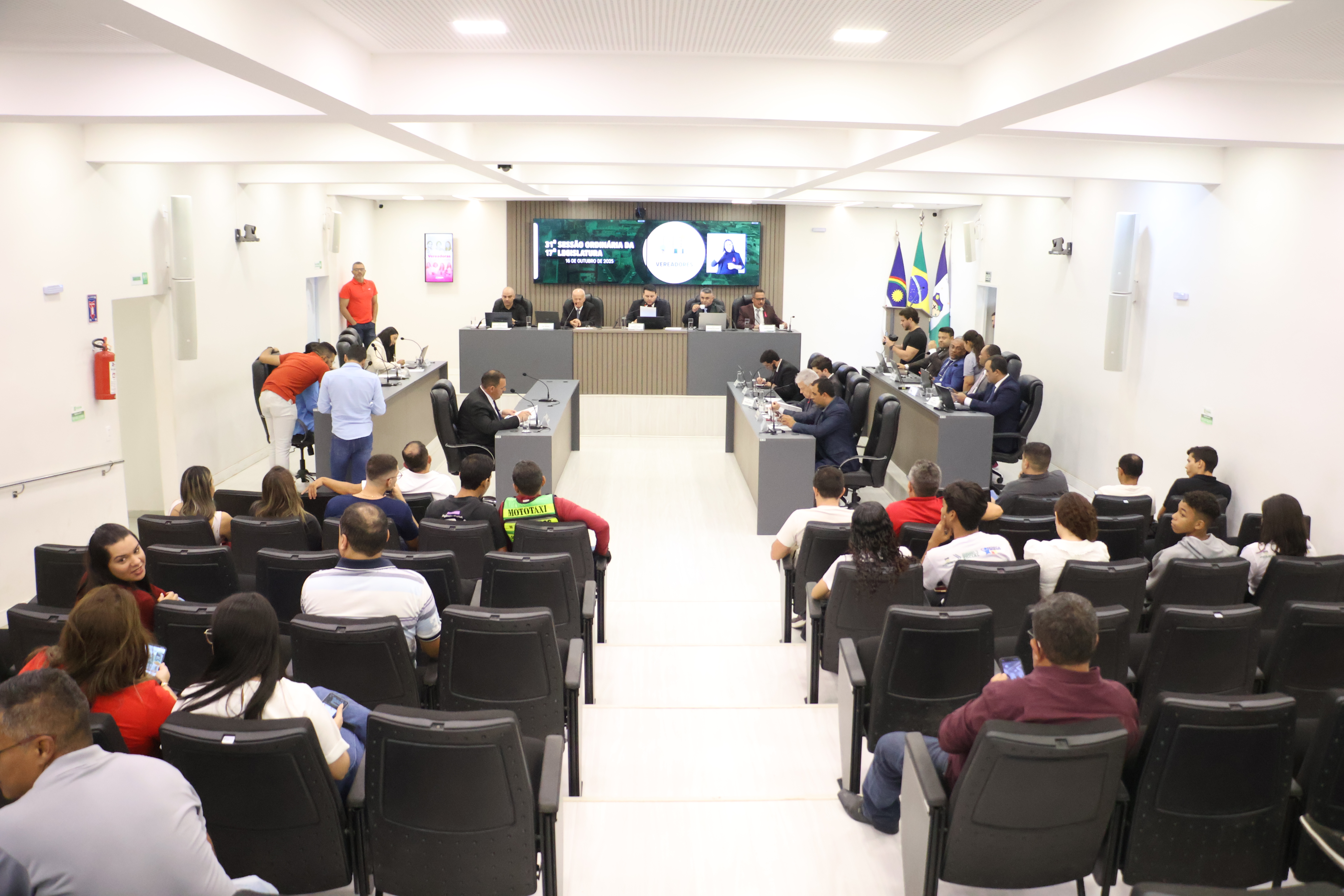 Câmara de Vereadores de Santa Cruz do Capibaribe aprova mais de mil requerimentos no segundo semestre