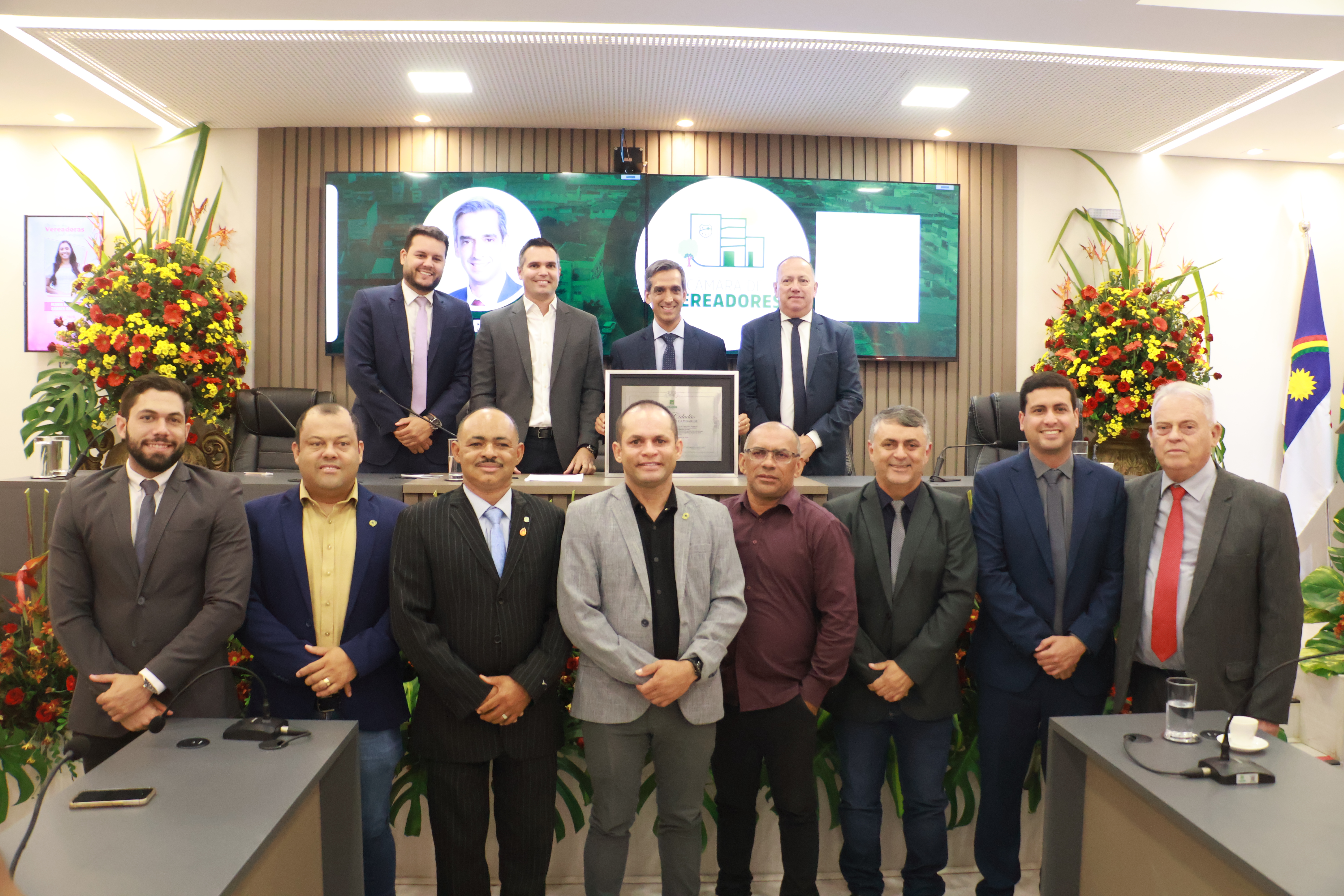 Câmara de Vereadores de Santa Cruz do Capibaribe concede Título de Cidadão ao ex-prefeito Fábio Aragão