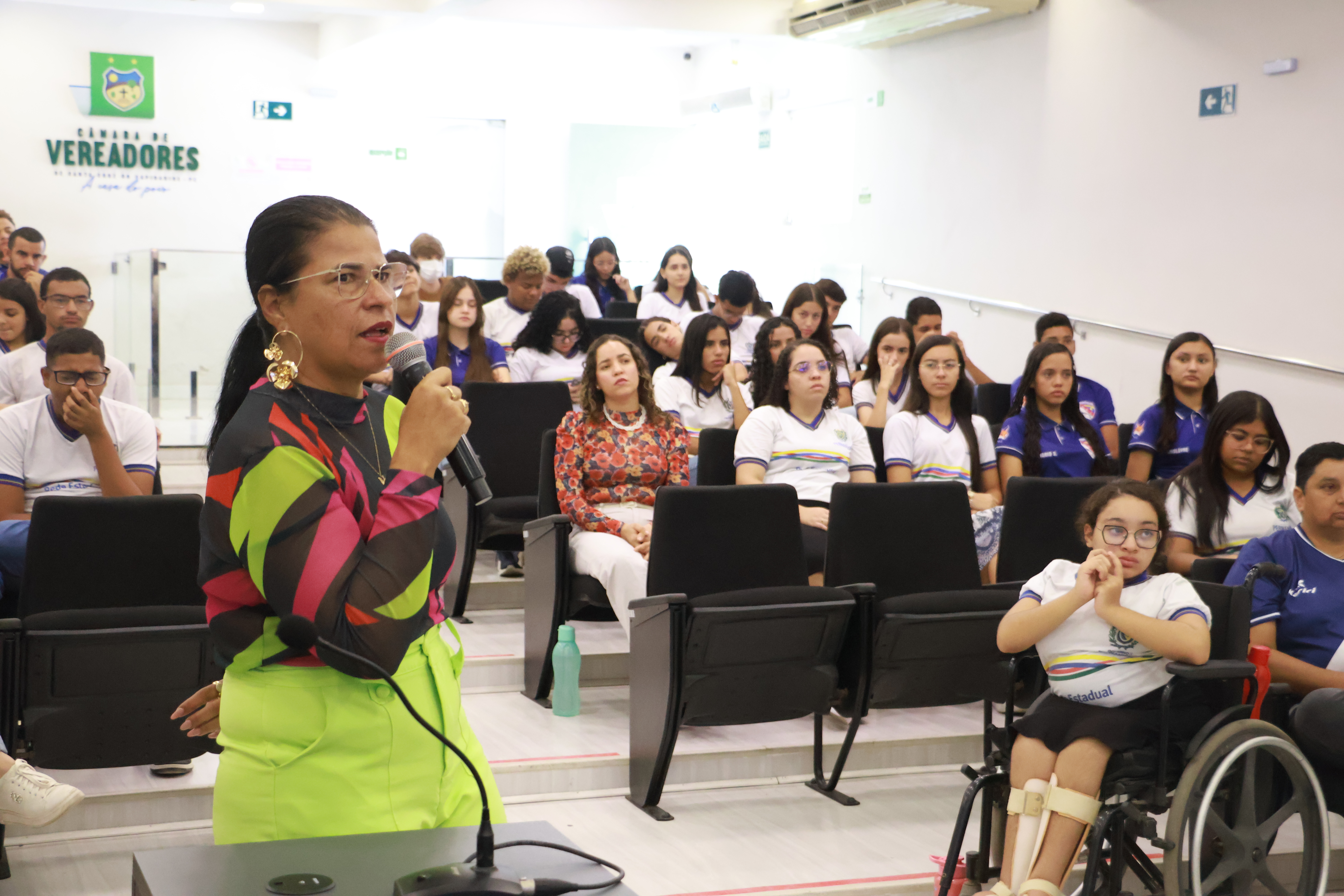 Câmara de Vereadores de Santa Cruz do Capibaribe intensifica ações de conscientização e enfrentamento à violência contra a mulher