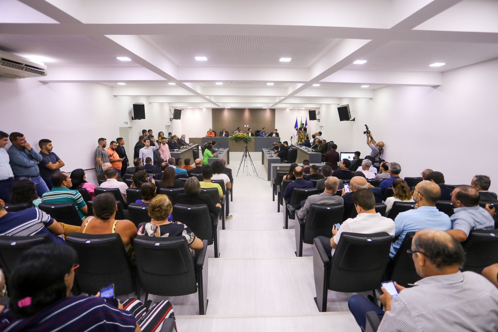 Plenário e CIDATEC são reinaugurados com nova estrutura em Santa Cruz do Capibaribe